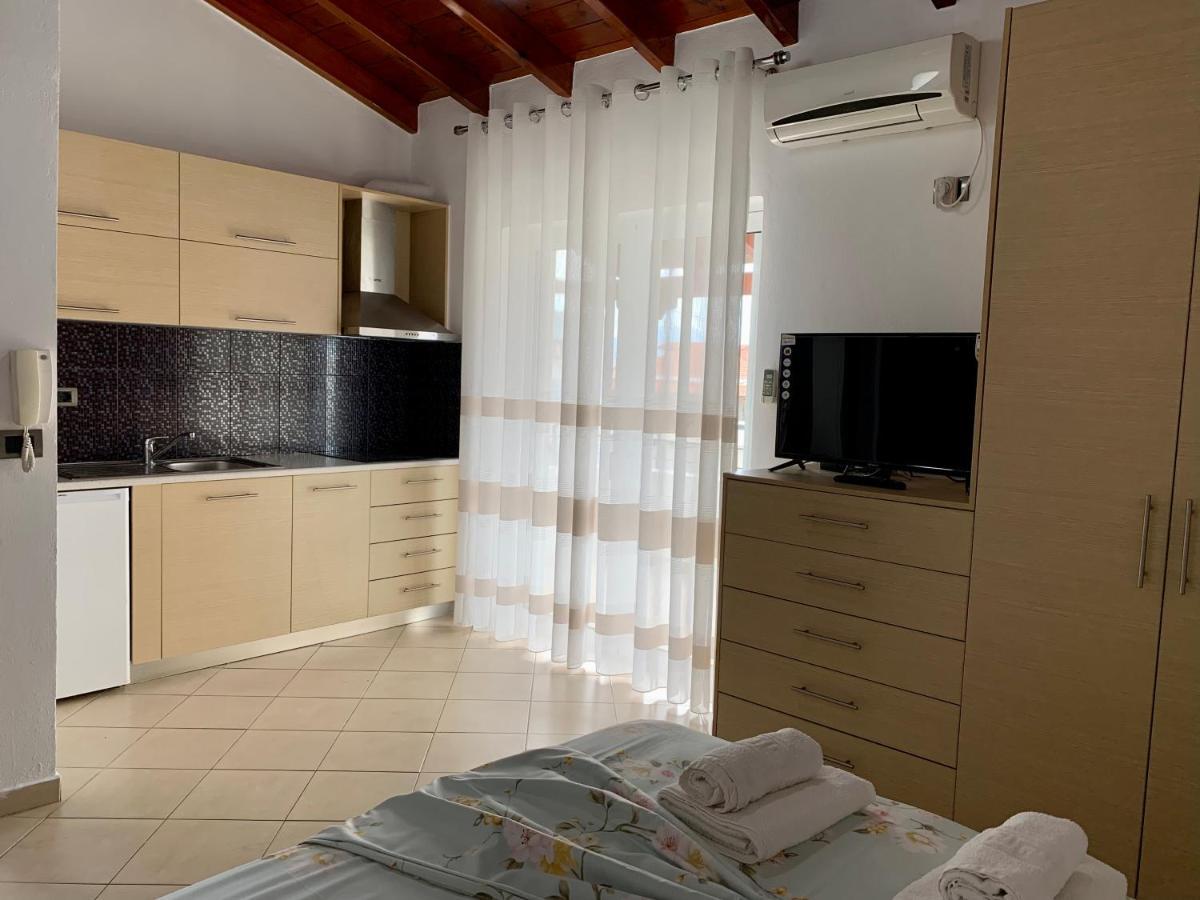 Bardhi Apts ซารานเดอ ภายนอก รูปภาพ