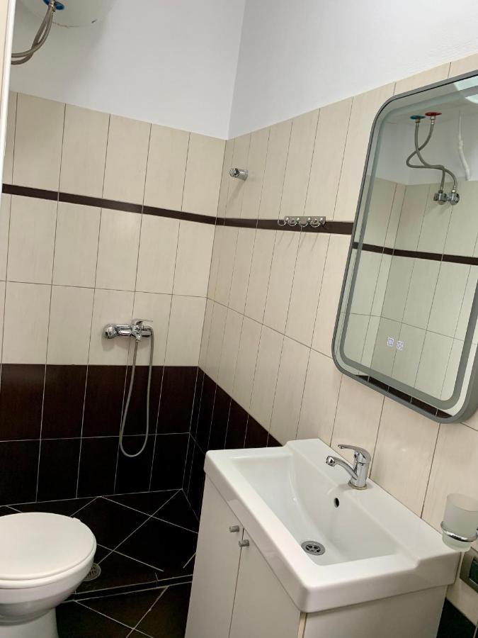 Bardhi Apts ซารานเดอ ภายนอก รูปภาพ